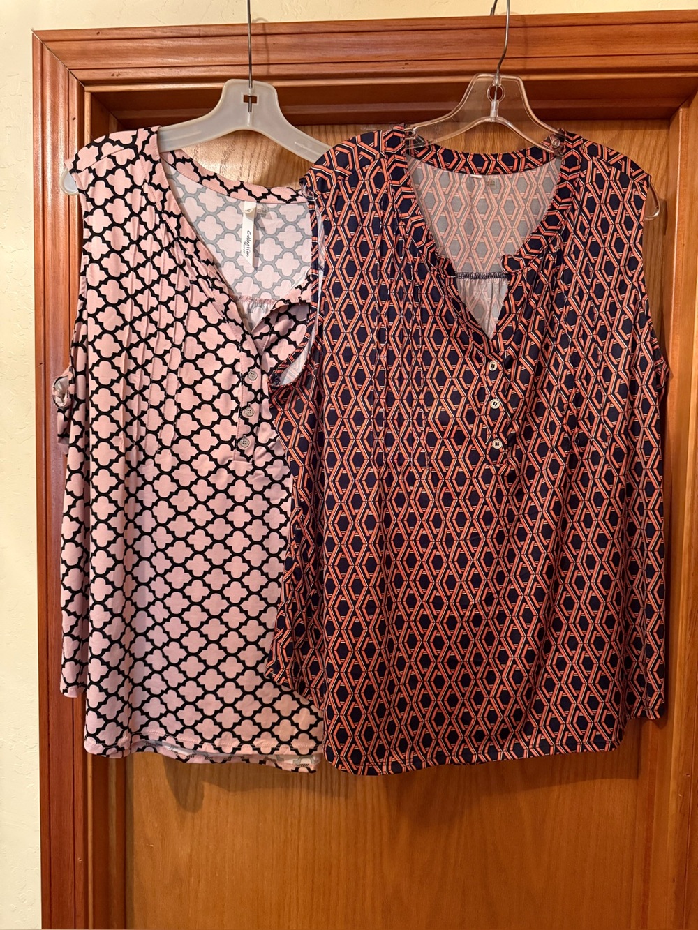 Bundle of Two Sleeveless VβNeck Tank Tops in Pink/Navy & Navy/Orange Print